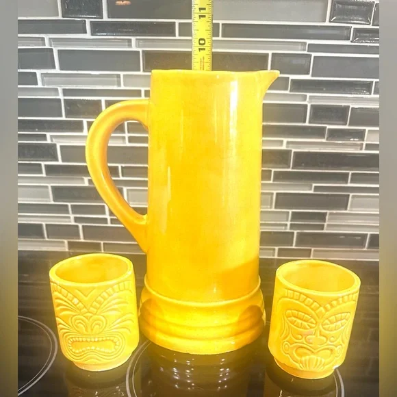 VTG Canary Yellow Ceramic Pitcher & Double Sided Tiki Cups marked Resper - Picture 4 of 13
